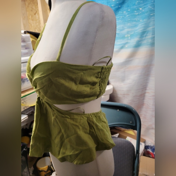 Le lis Collection NWT U Ring Front Split Top Size Small - Picture 3 of 6